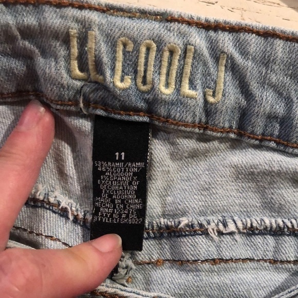 LL Cool J  fits size 10-12 jeans flare wide leg light wash sized at 11 - Picture 5 of 10